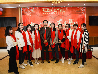 坚丰电子公司员工合影